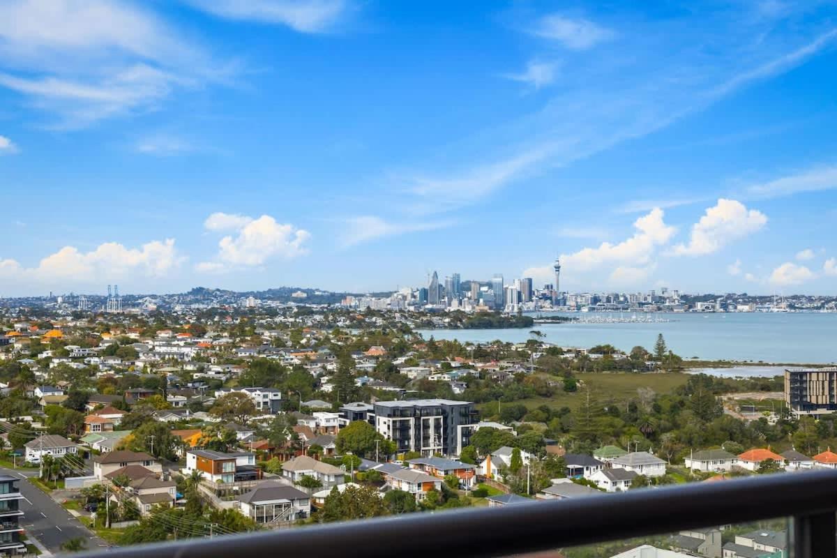 Apartment Modern 1br W Pool & Gym Steps To Takapuna *