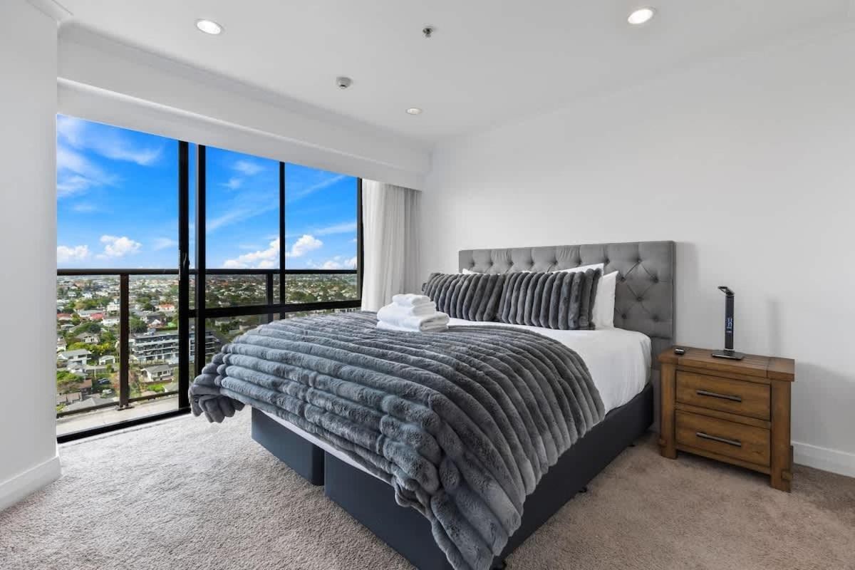Apartment Modern 1br W Pool & Gym Steps To Takapuna *